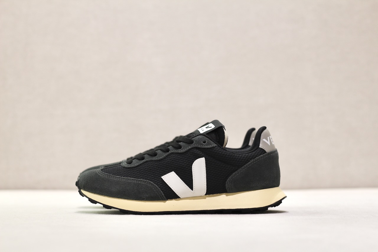 Veja Rio Branco II Alvéomesh Black White