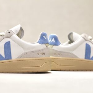 Veja V90 O.T Extra-white Aqua Natural