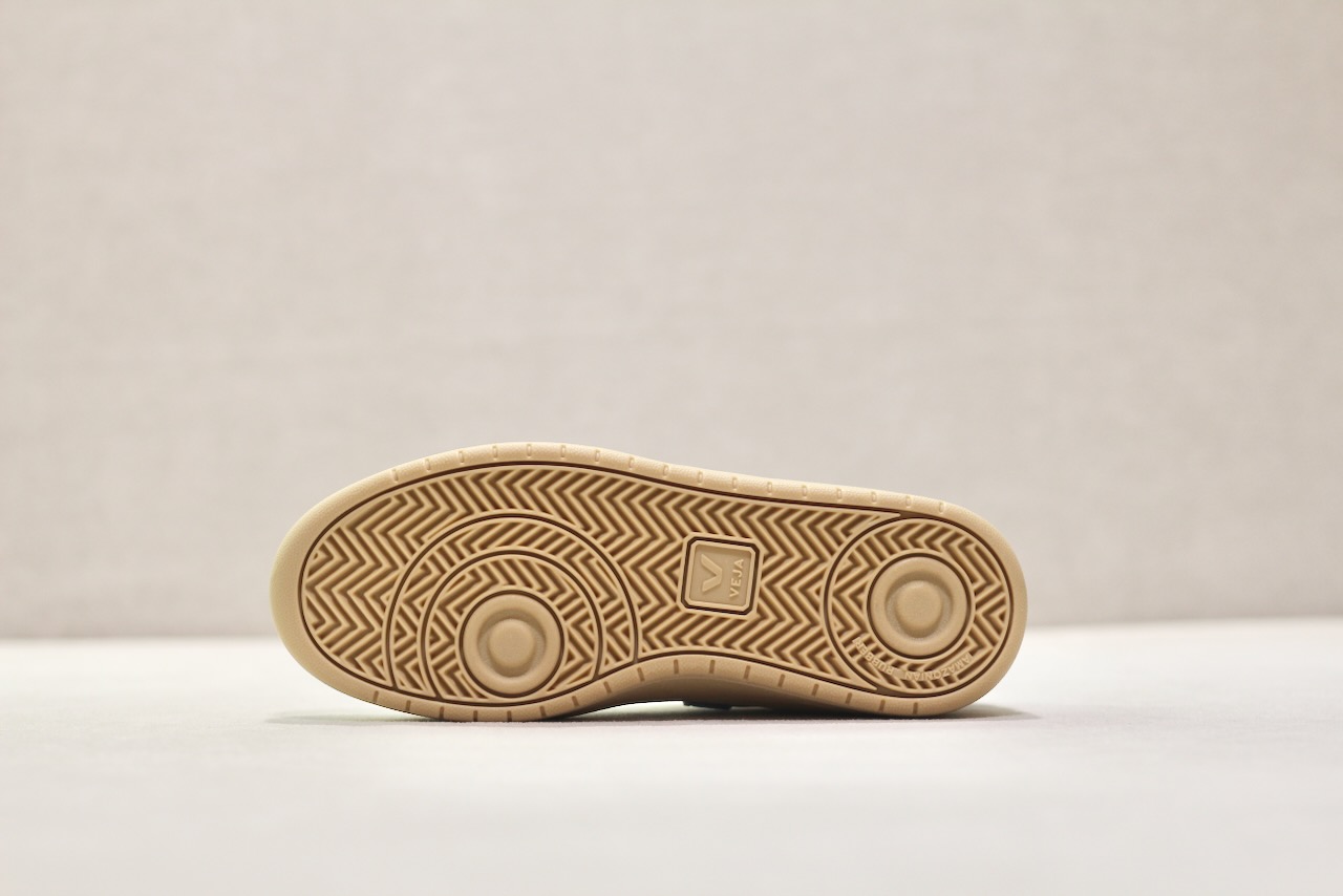 Veja V90 O.T Extra-white Aqua Natural