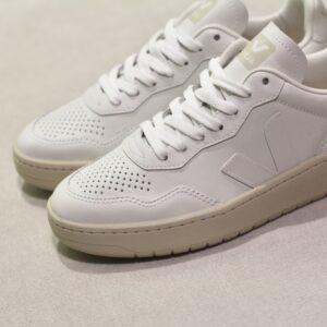 Veja V90 O.T Leather Extra-White