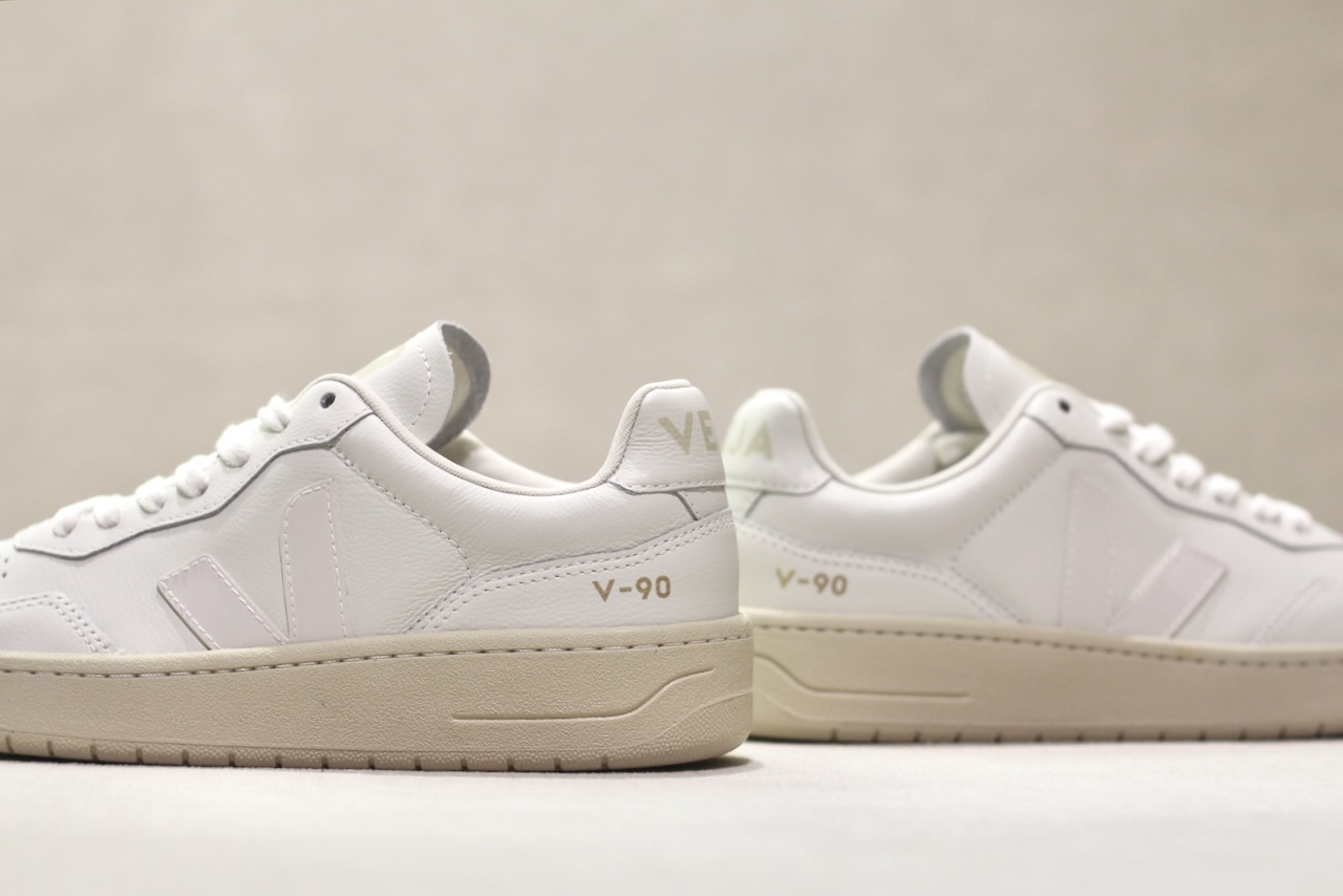 Veja V90 O.T Leather Extra-White