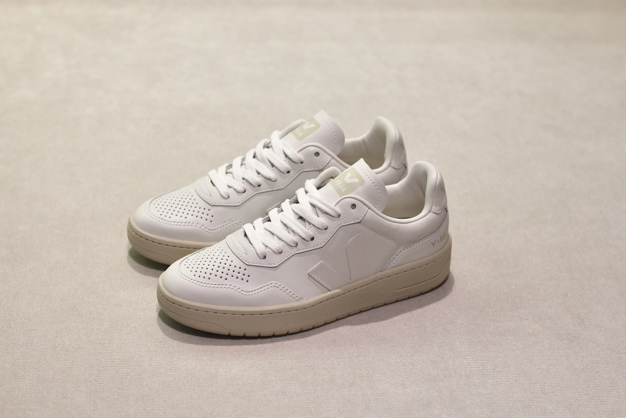 Veja V90 O.T Leather Extra-White