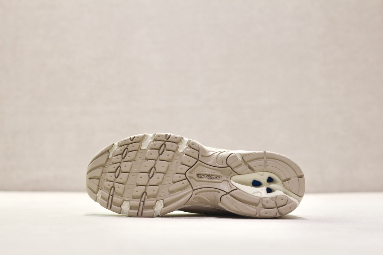 New Balance U 740 IN2 Incense Angora