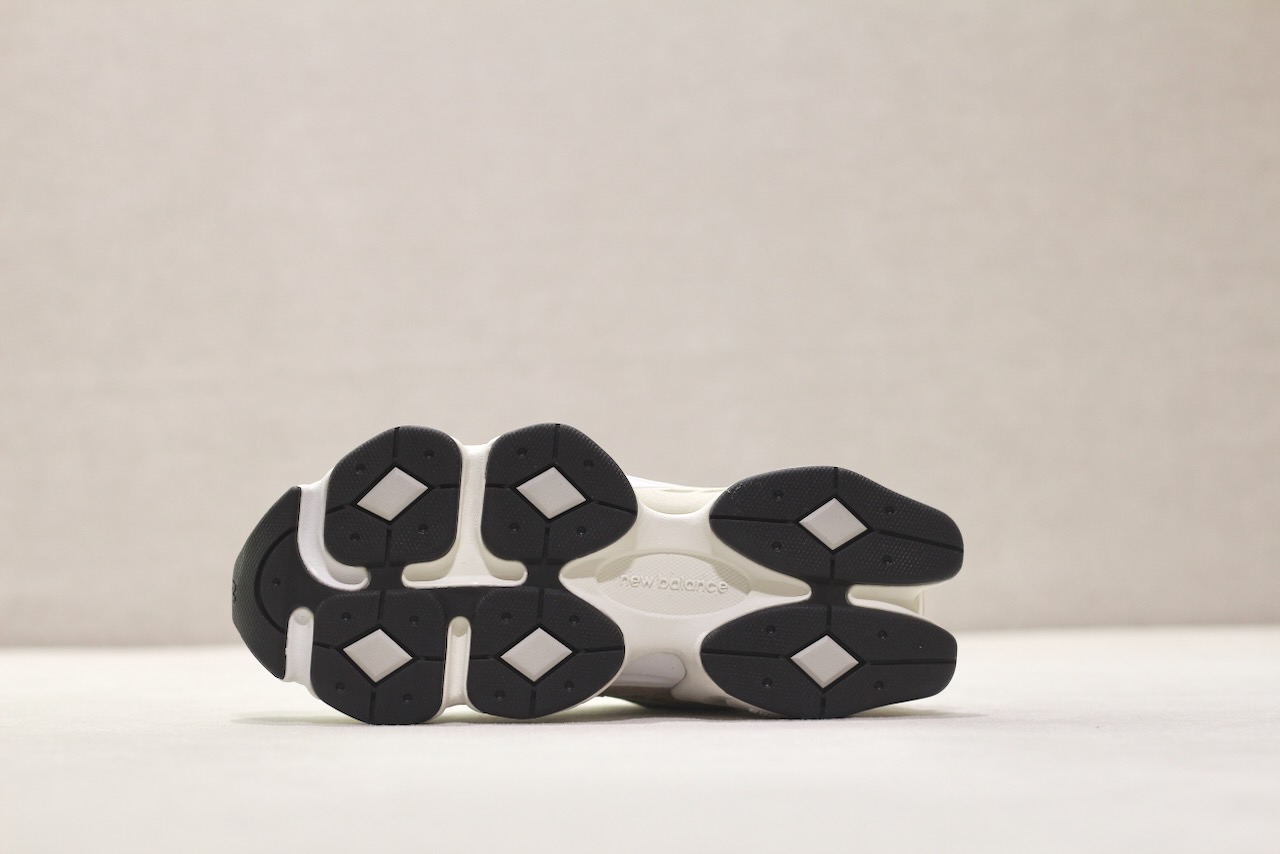 New Balance U 9060 LBD Incense raincloud