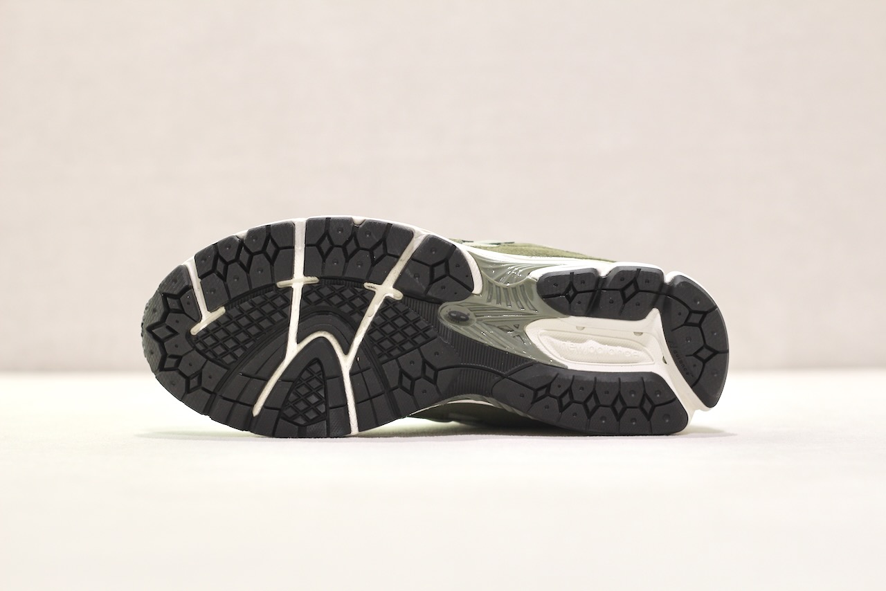 New Balance U2002 RCA Dark olivine