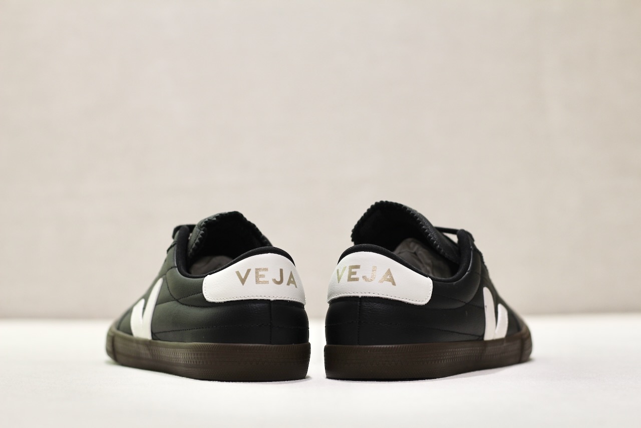 Veja Panenka O.T Leather noir