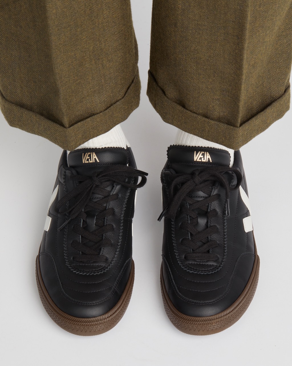 Veja Panenka O.T Leather noir