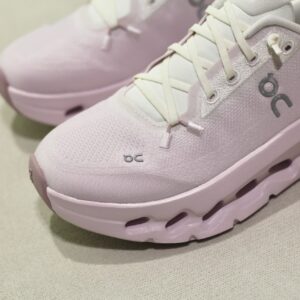 On Cloudtilt Ivory orchid