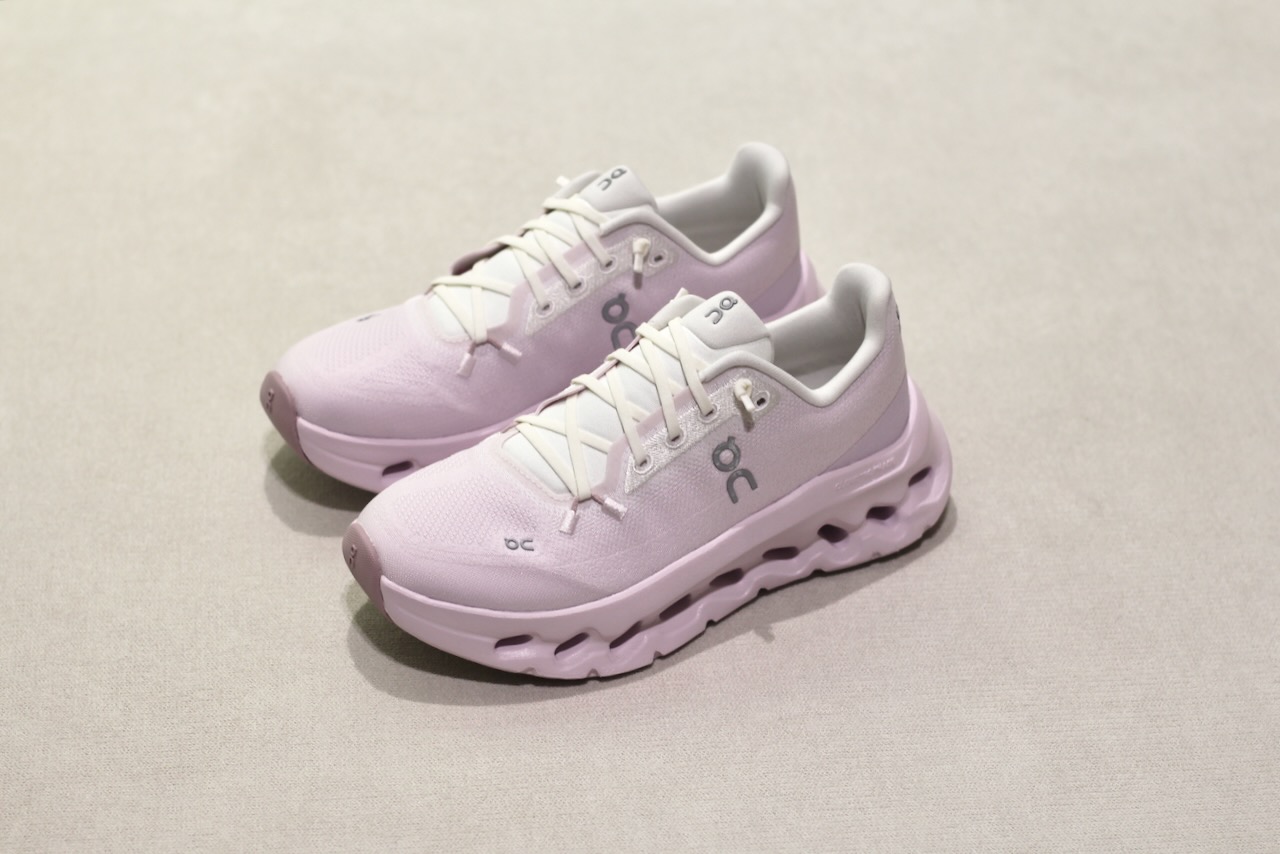 On Cloudtilt Ivory orchid