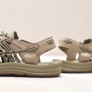 Keen Uneek Timberwolf Plaza