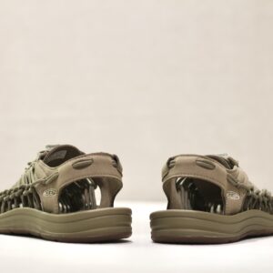 Keen Uneek Timberwolf Plaza