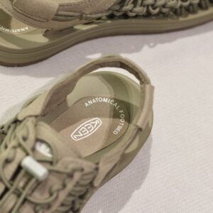 Keen Uneek Timberwolf Plaza