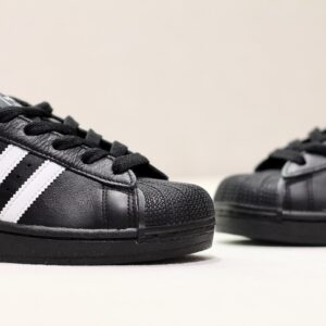 Superstar  Black White
