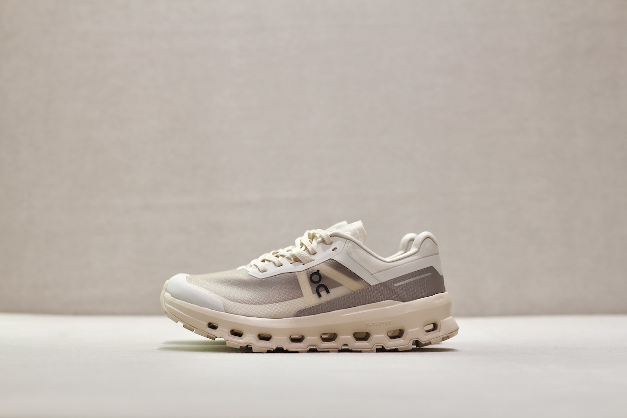 On Cloudvista 2 Cream Desert