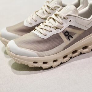 On Cloudvista 2 Cream Desert