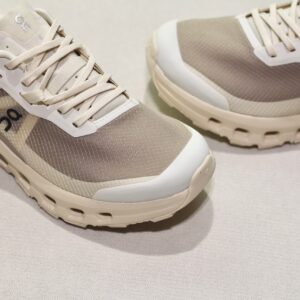 On Cloudvista 2 Cream Desert