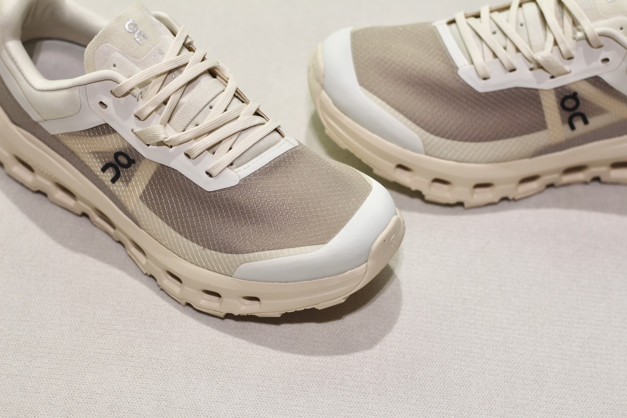 On Cloudvista 2 Cream Desert