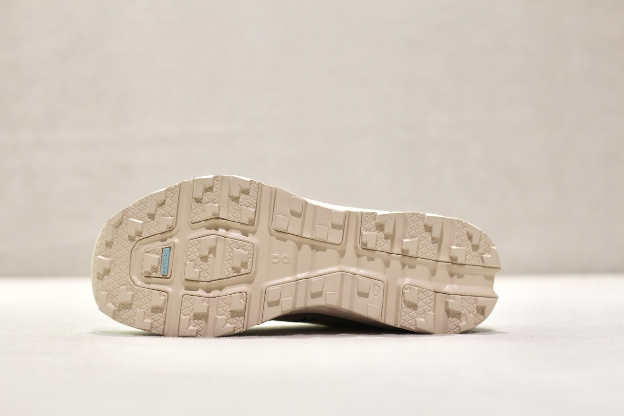 On Cloudvista 2 Cream Desert