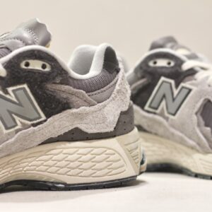 New Balance 2002R DA Rain Cloud Magnet