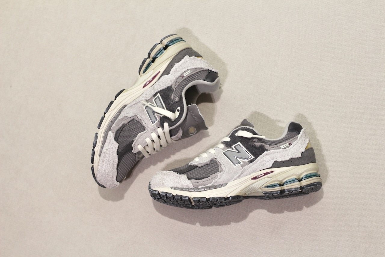 New Balance 2002R DA Rain Cloud Magnet