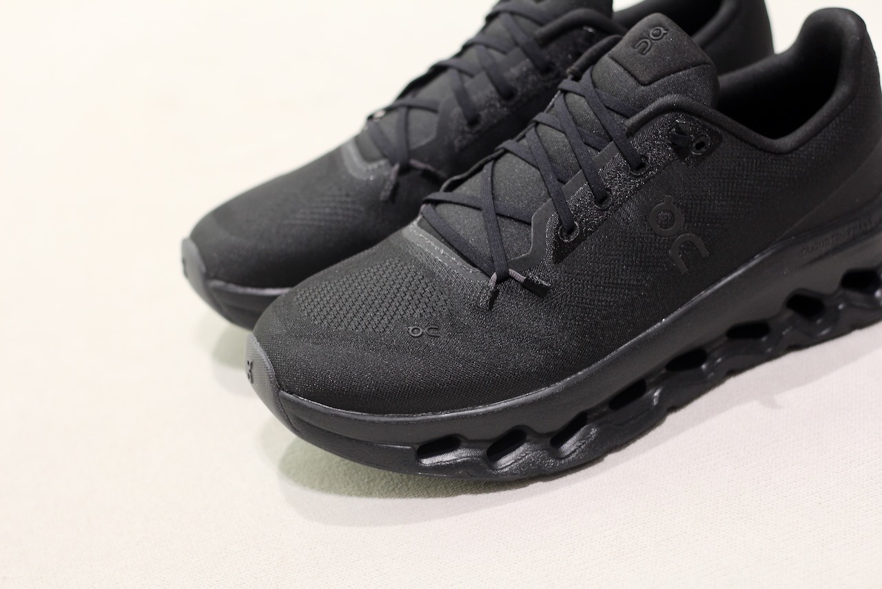 On Cloudtilt 1 M Eclipse Black
