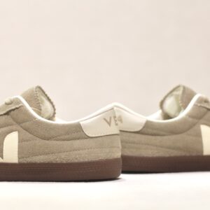 Veja Panenka Suede Taupe Pierre Bark