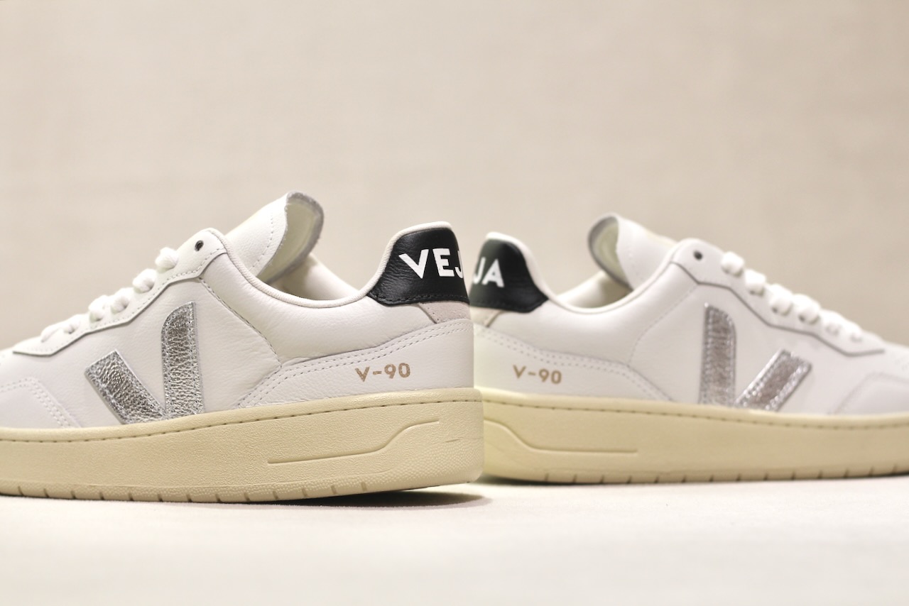 Veja V90 O.T Leather White Silver Black
