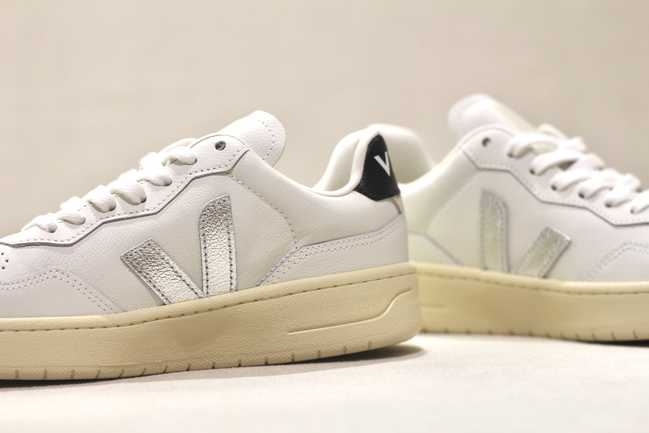 Veja V90 O.T Leather White Silver Black