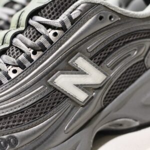 New Balance M1000F Black Metallic Black Cement