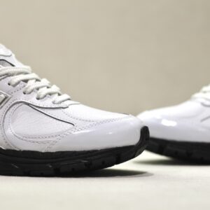 New Balance U2002RE White Silver Metallic