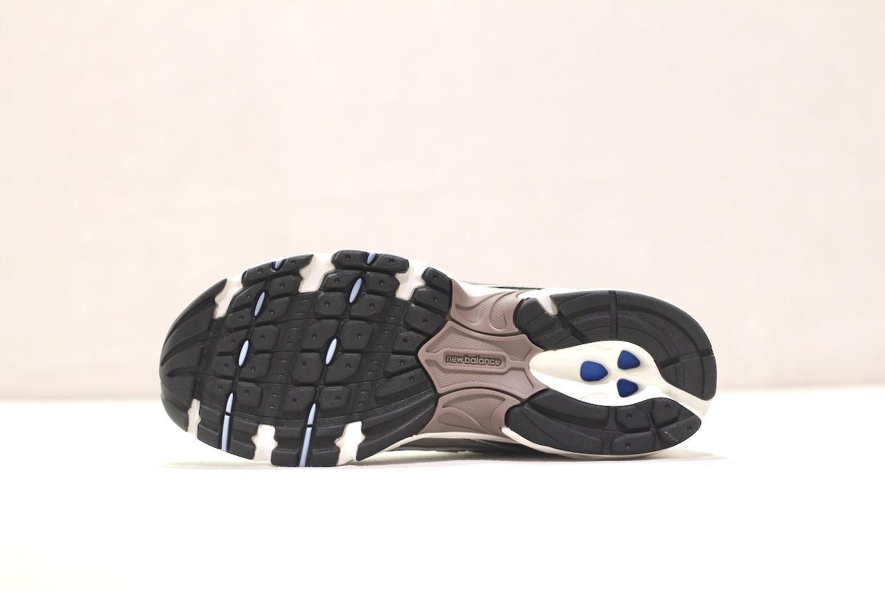 New Balance U740BL2 Sea Salt Earth Shadow