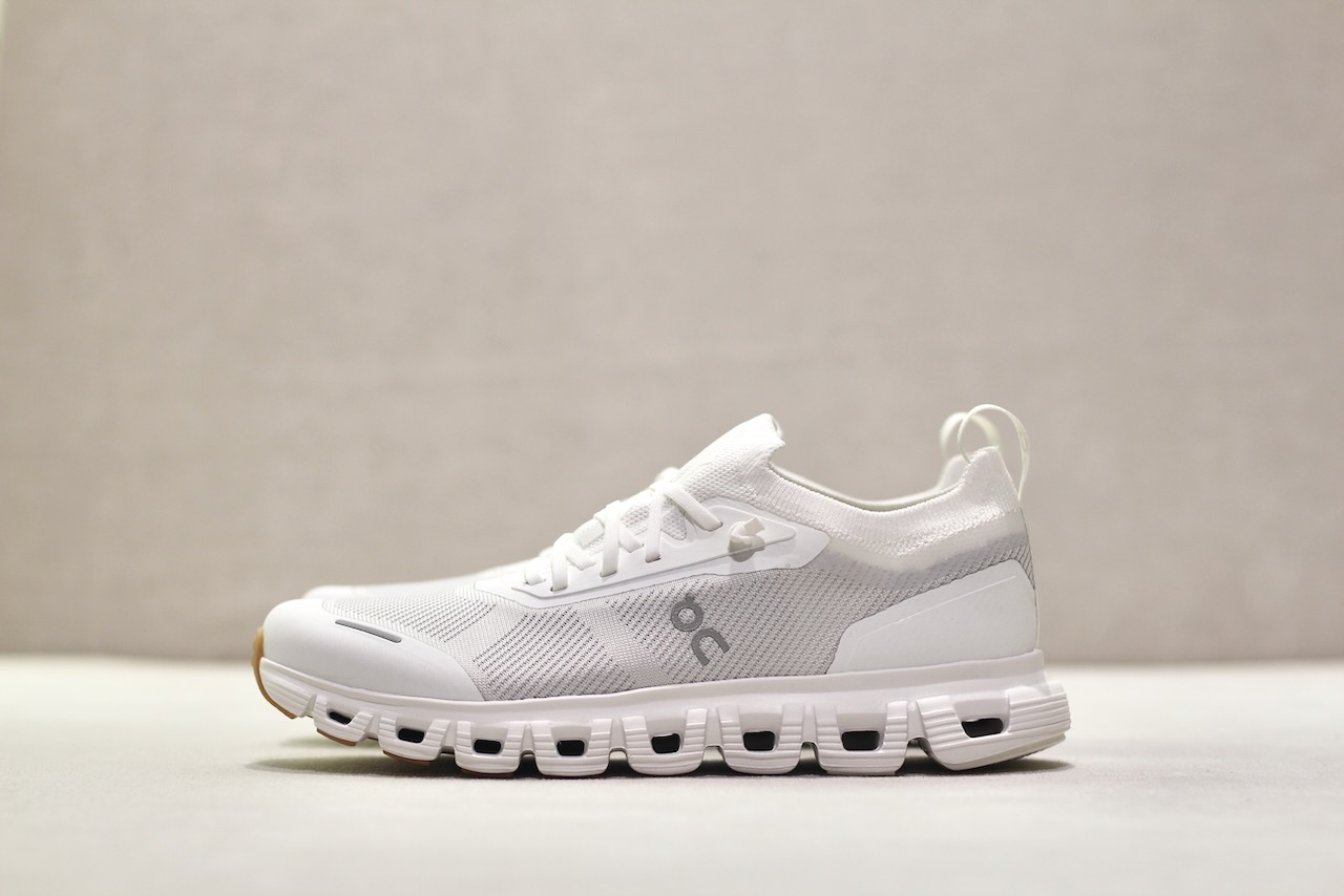 ON Cloud 6 Versa White