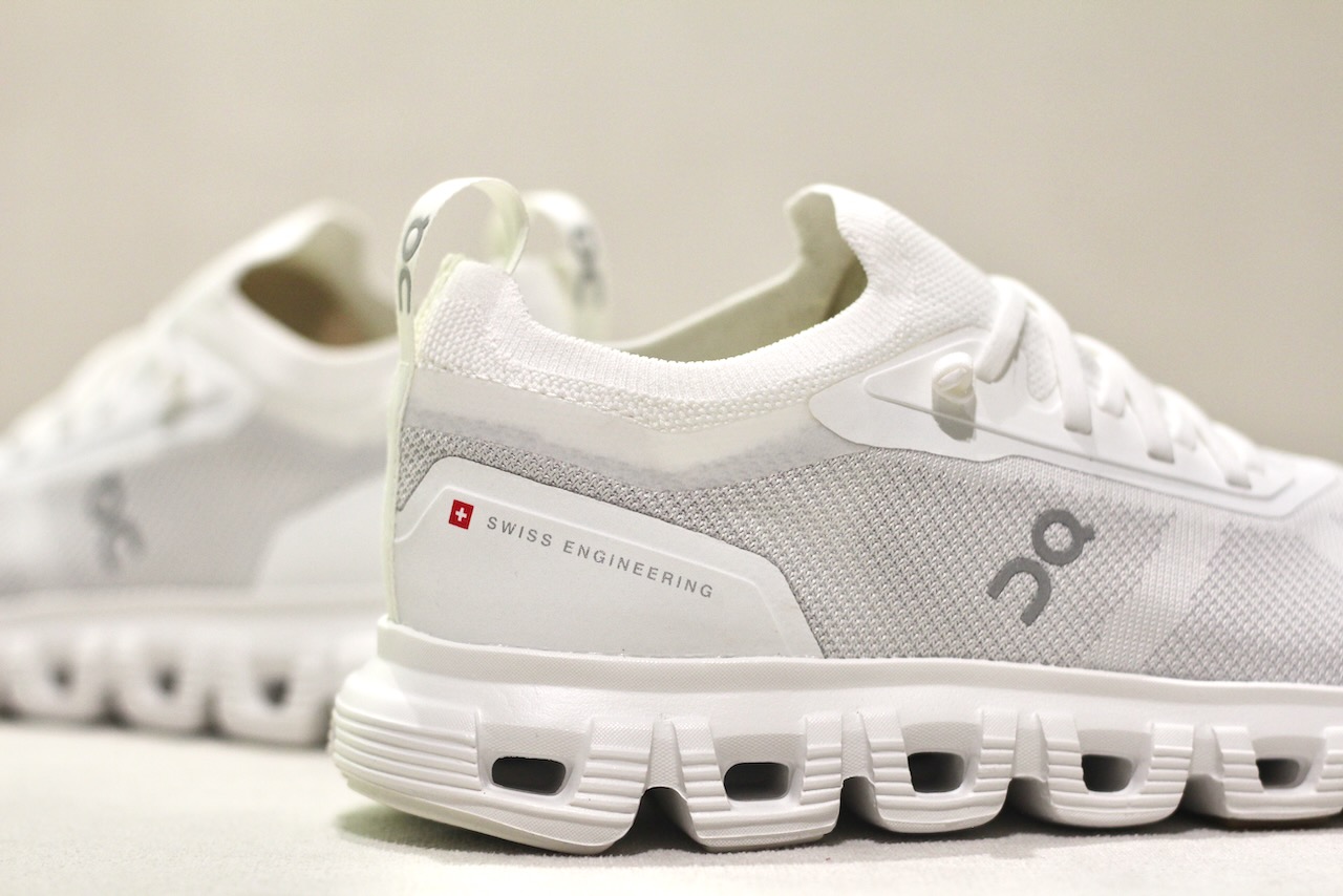 ON Cloud 6 Versa White