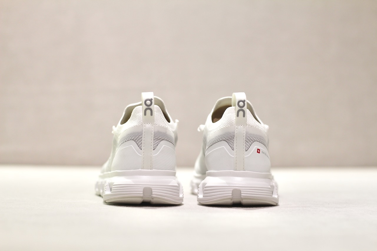 ON Cloud 6 Versa White