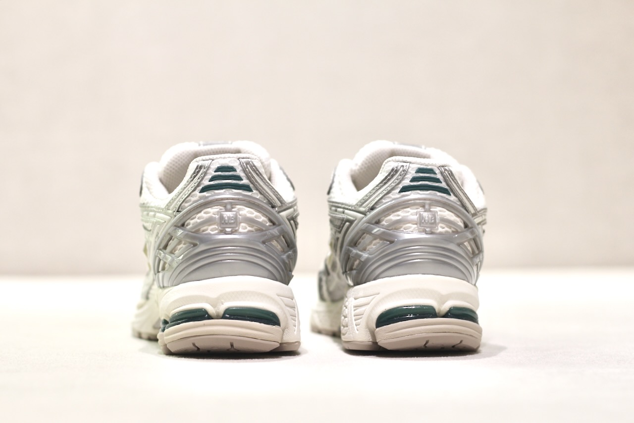 New Balance M 1906R EE Metallic Silver Sea Salt New Spruce