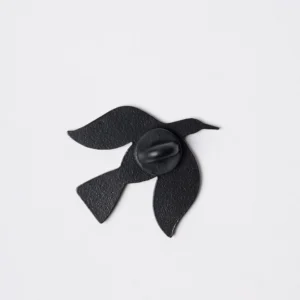 By Parra Crow Enamel pin black