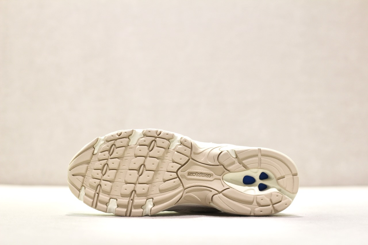 New Balance U 740 KP2 Bisque Angora