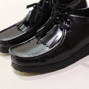 Clarks Wallabee Hi Shine Leather Black