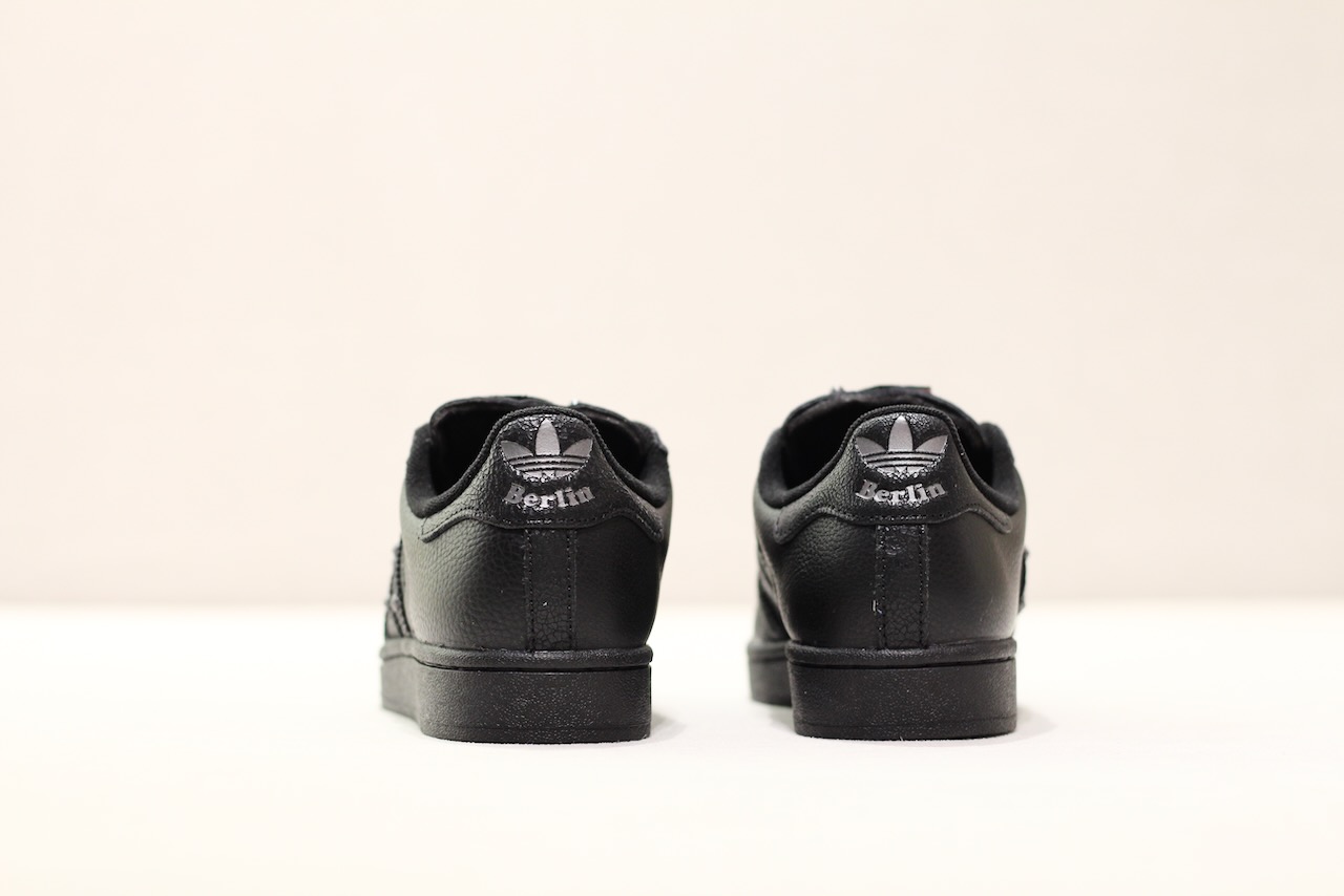 Superstar II Berlin Black Carbon