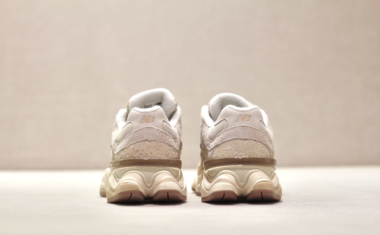 New Balance U 9060 CCB Bisque Sea Salt