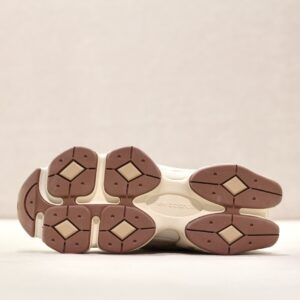 New Balance U 9060 CCB Bisque Sea Salt