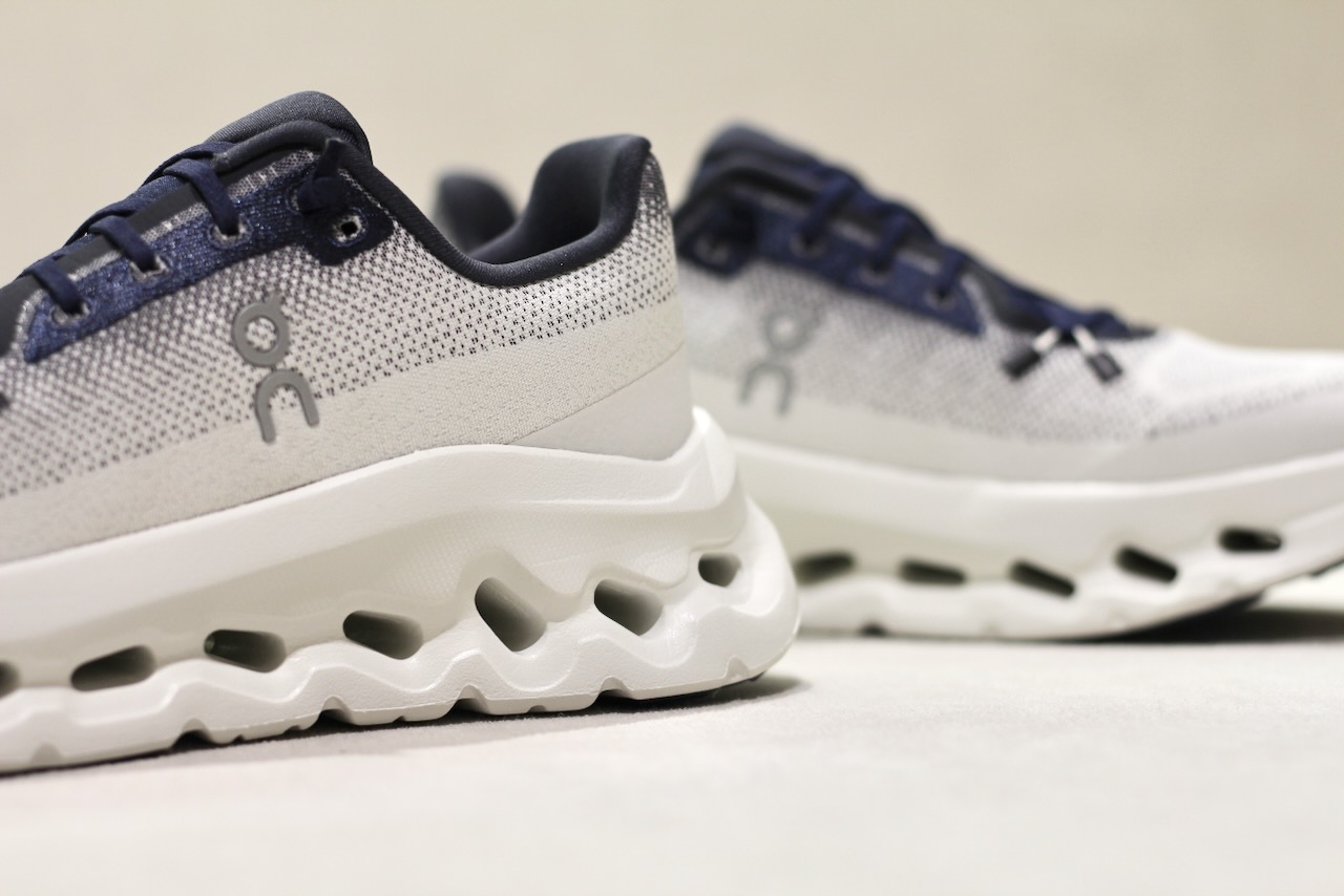 ON Cloudtilt 1 Midnight Ice