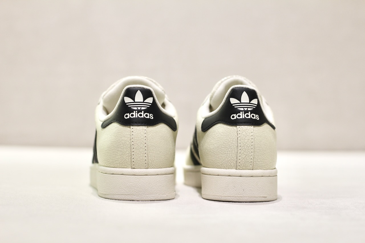 Superstar II Offwhite leather Cracked