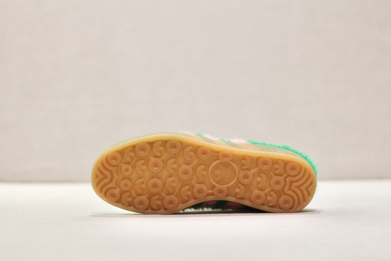 Gazelle Indoor Mohair Green Glow Pink