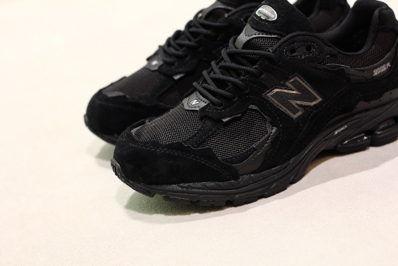 New Balance U2002DXB Black Black Metallic Gore Tex