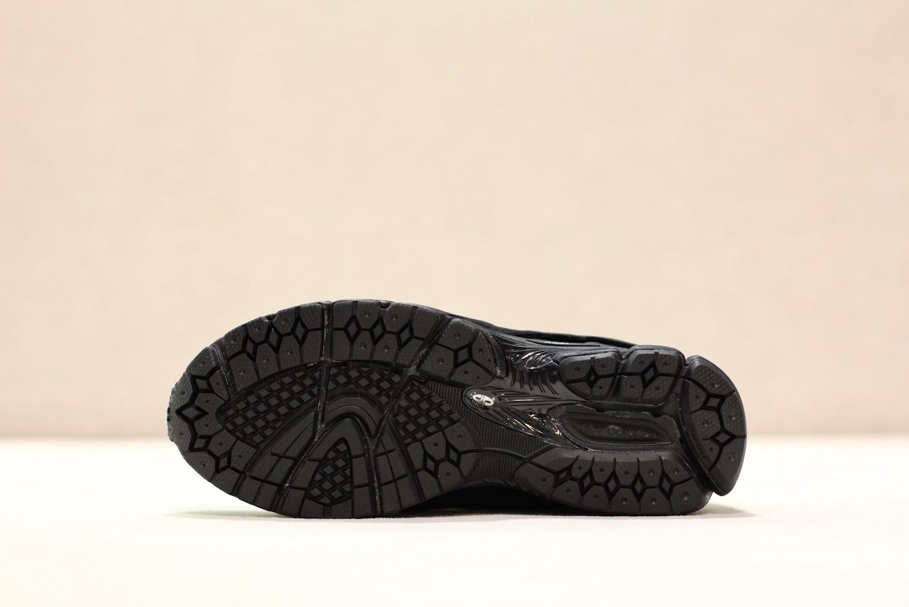 New Balance U2002DXB Black Black Metallic Gore Tex