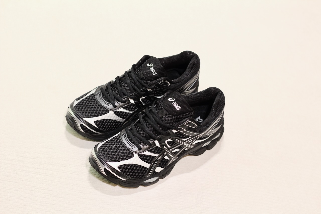 Gel Cumulus 16 Black Black Silver