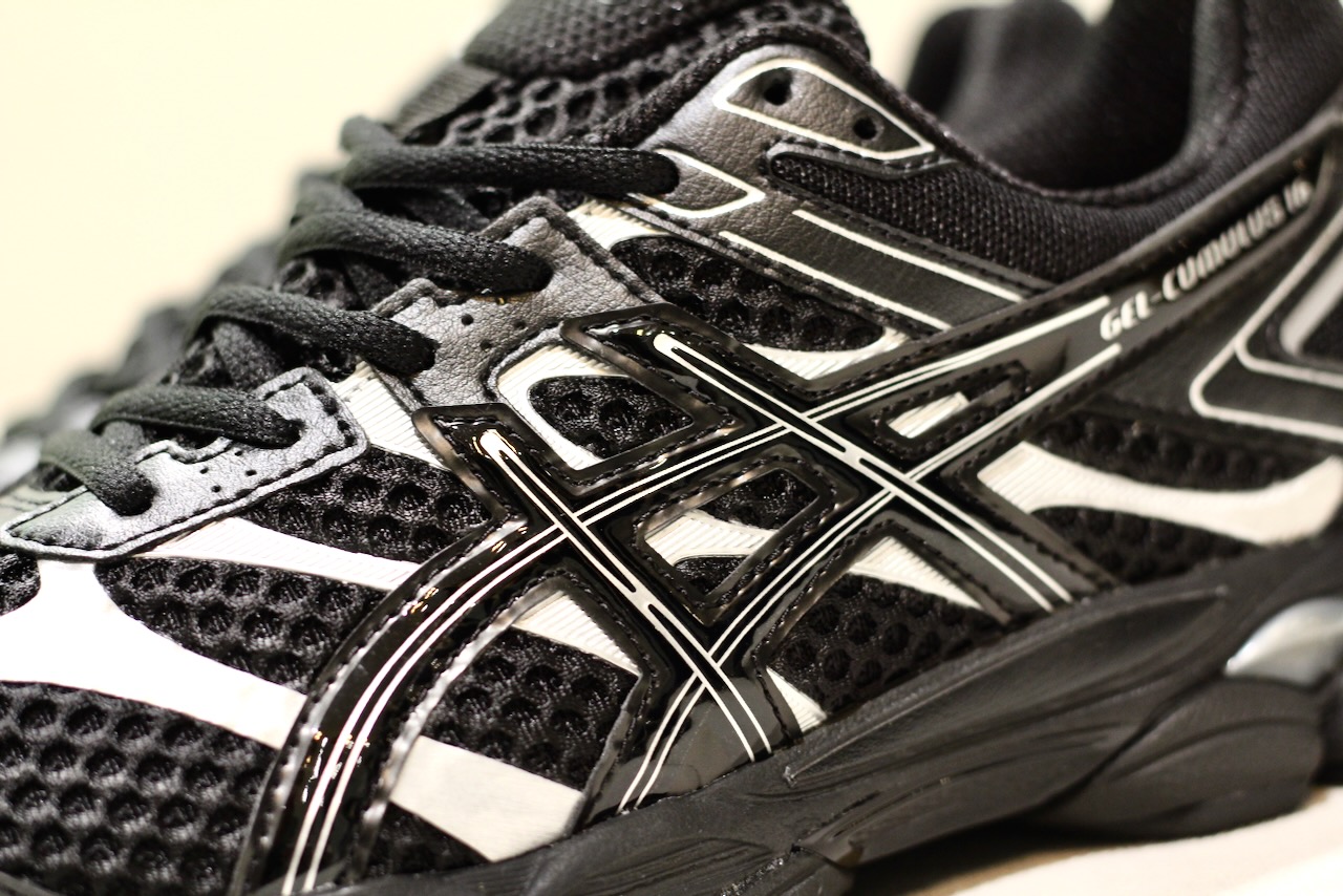 Gel Cumulus 16 Black Black Silver