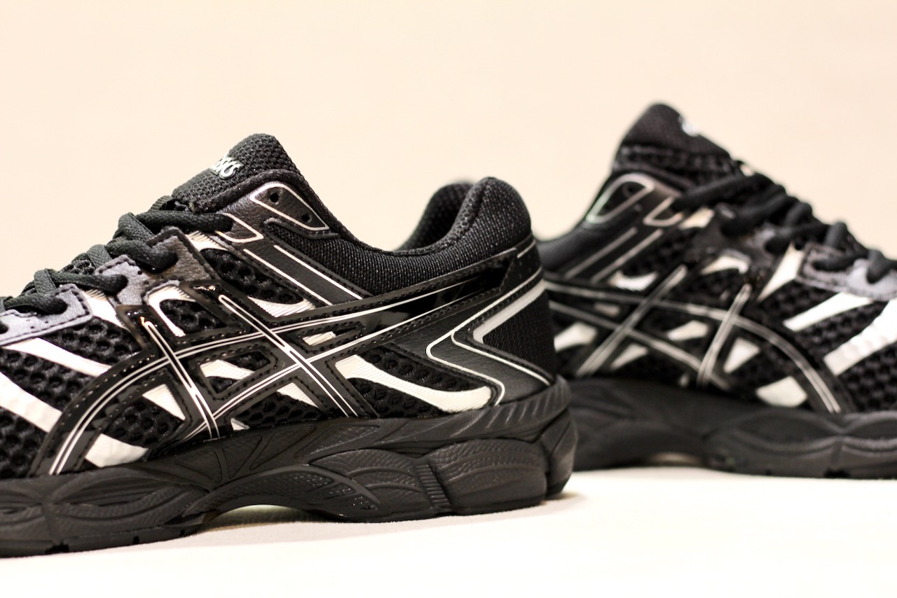 Gel Cumulus 16 Black Black Silver