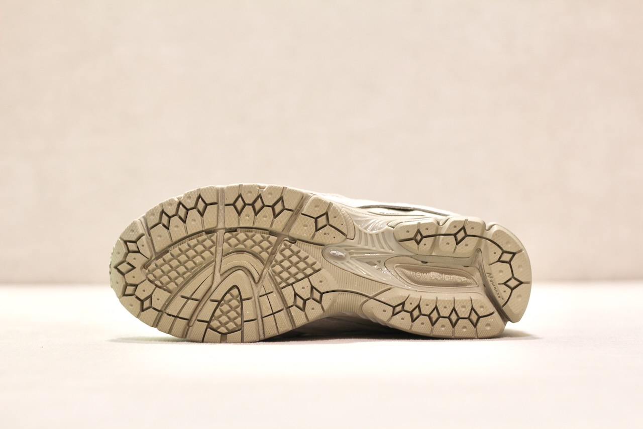 New Balance 2002 DXC Beige Shipyard